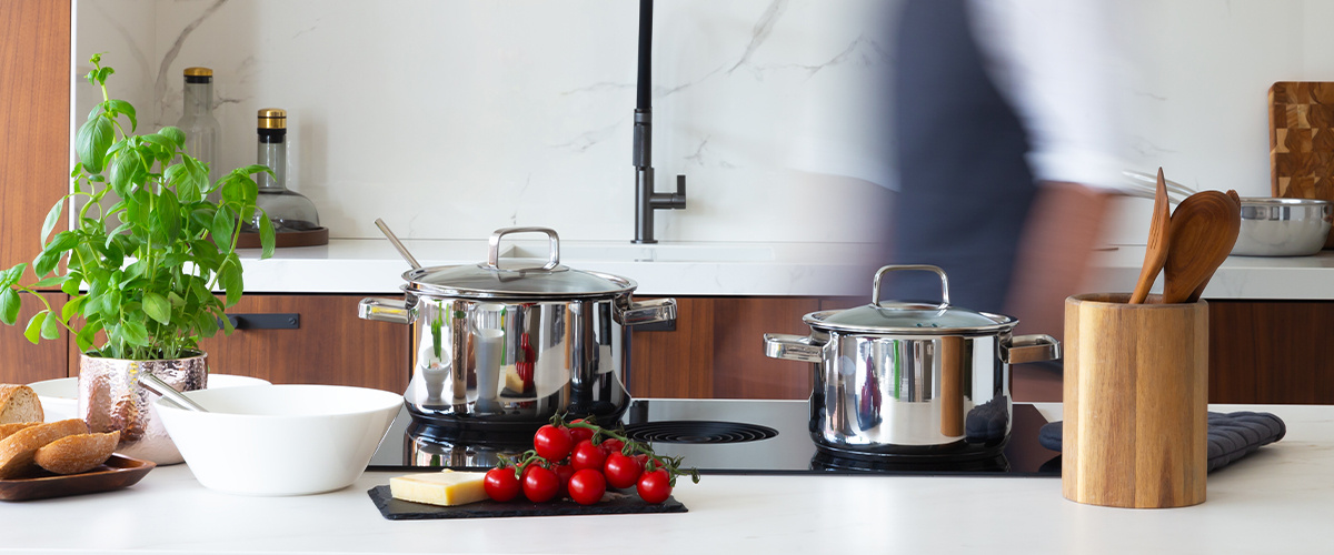Concediti delle pentole professionali che accenderanno la tua passione per la cucina casalinga.